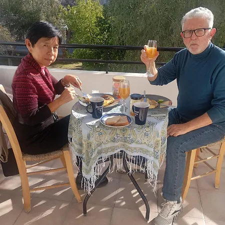 Eat Well Sleep Well בית הארחה לרנקה