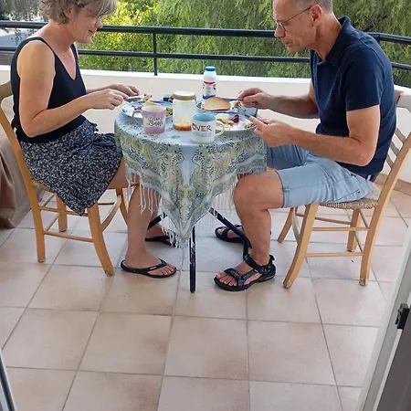 Eat Well Sleep Well בית הארחה *